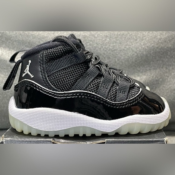 SOLD SOLD SOLD SOLD SOLD 2020 Nike Air Jordan 11 XI Retro Jubilee Black Silver - Picture 2 of 12